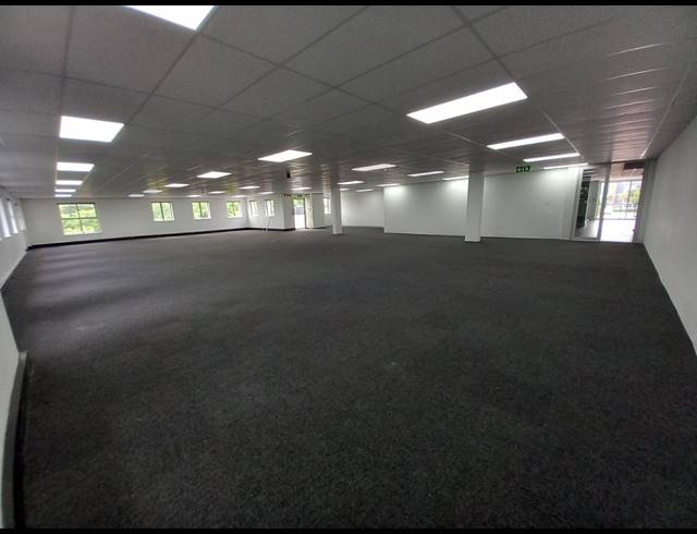 363M² OFFICE TO LET IN BRYANSTON